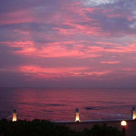 Coral Breeze Colombo Hotel Kültér fotó